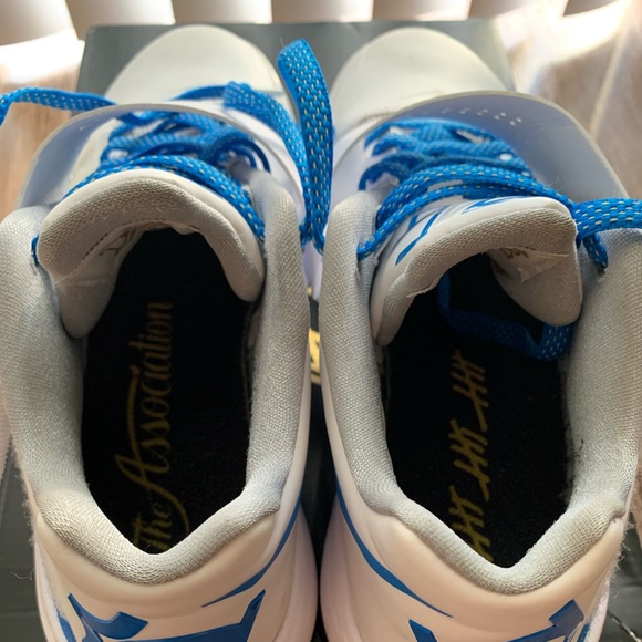 Nike KD 4 Championship (Thunderstruck) Think 16 Basketball Sneakers